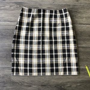 Fashion Bug Women’s Black, White and Tan Plaid Mini Pencil Skirt Size 16